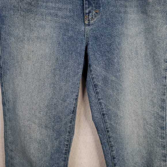Calvin Klein Med/lite Wash Big Cuff Slight Stretch/Distress Blue Jean sz 33x24.5 - Picture 3 of 9